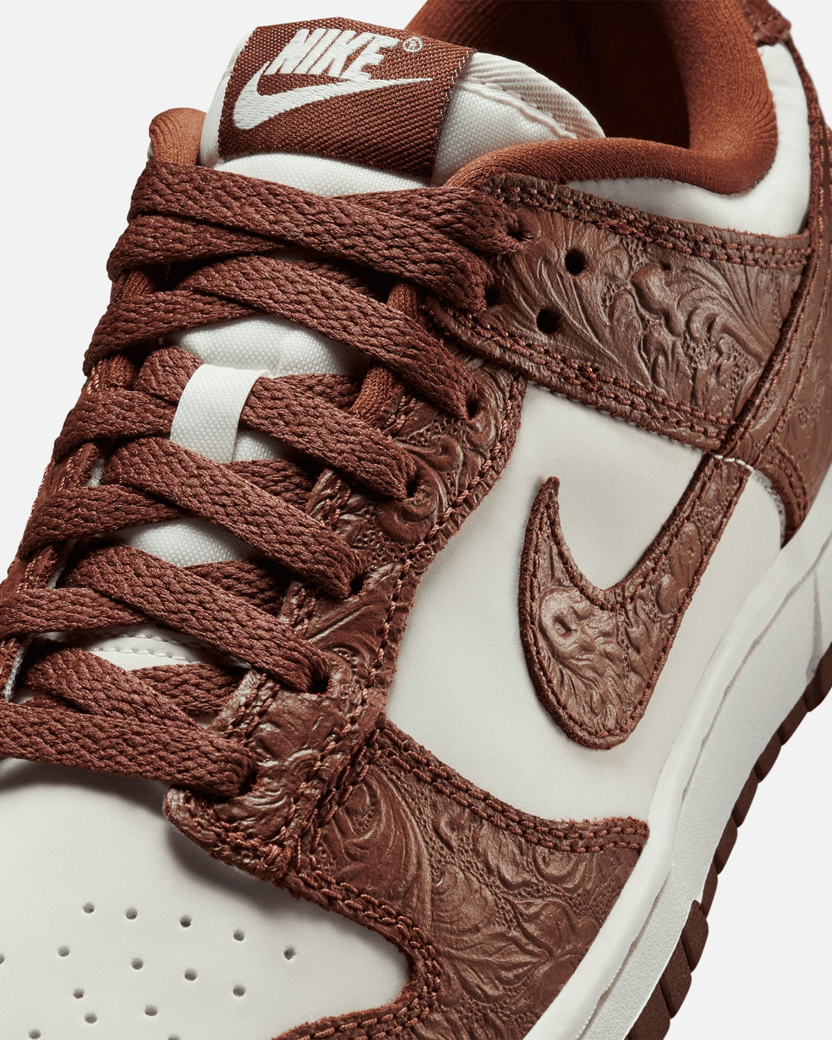 Nike Authentic Nike Women's Dunk Low Sail