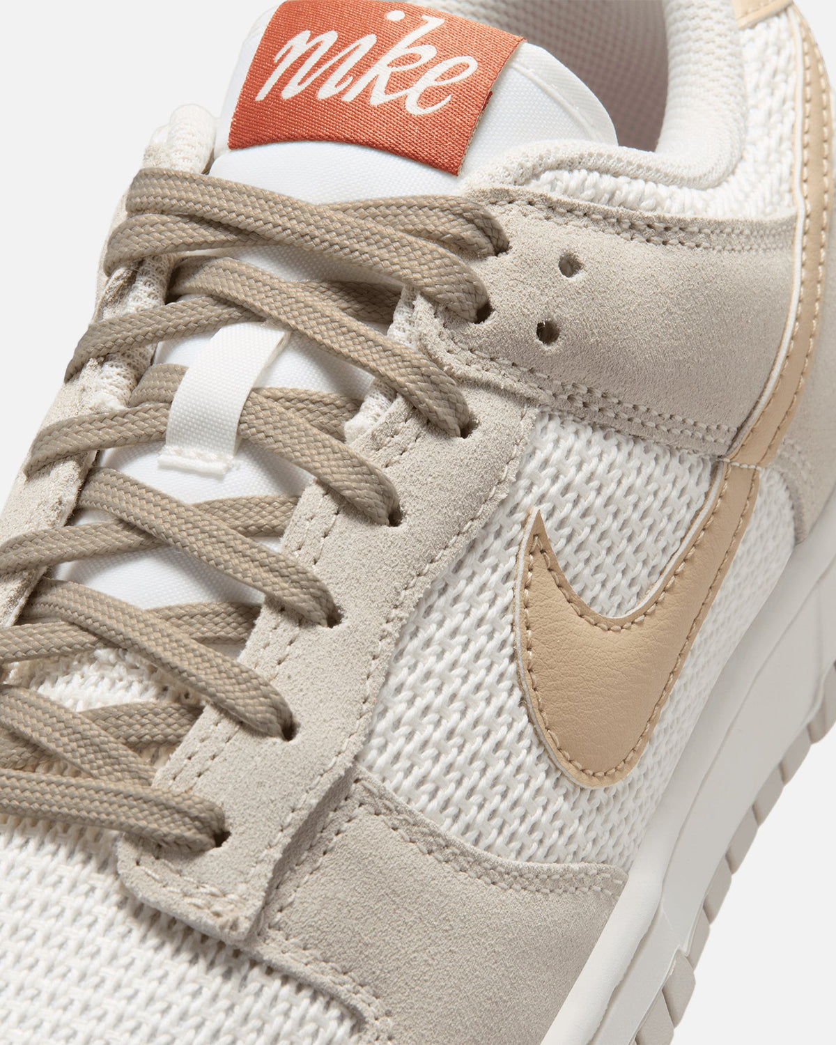 Nike Classic Nike Women's Dunk Low SE Sail