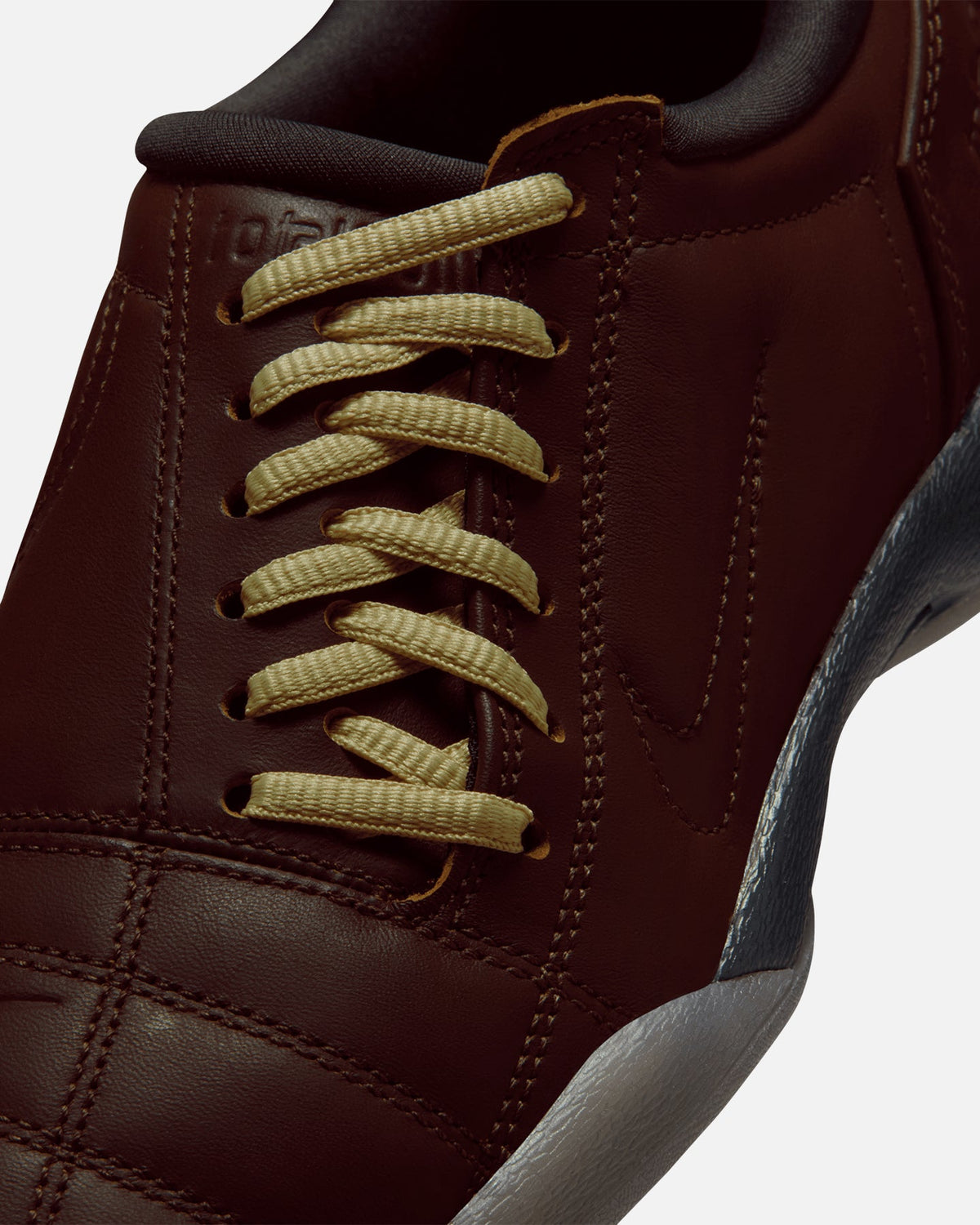 Nike Nike Women's Total 90 SE Baroque Brown