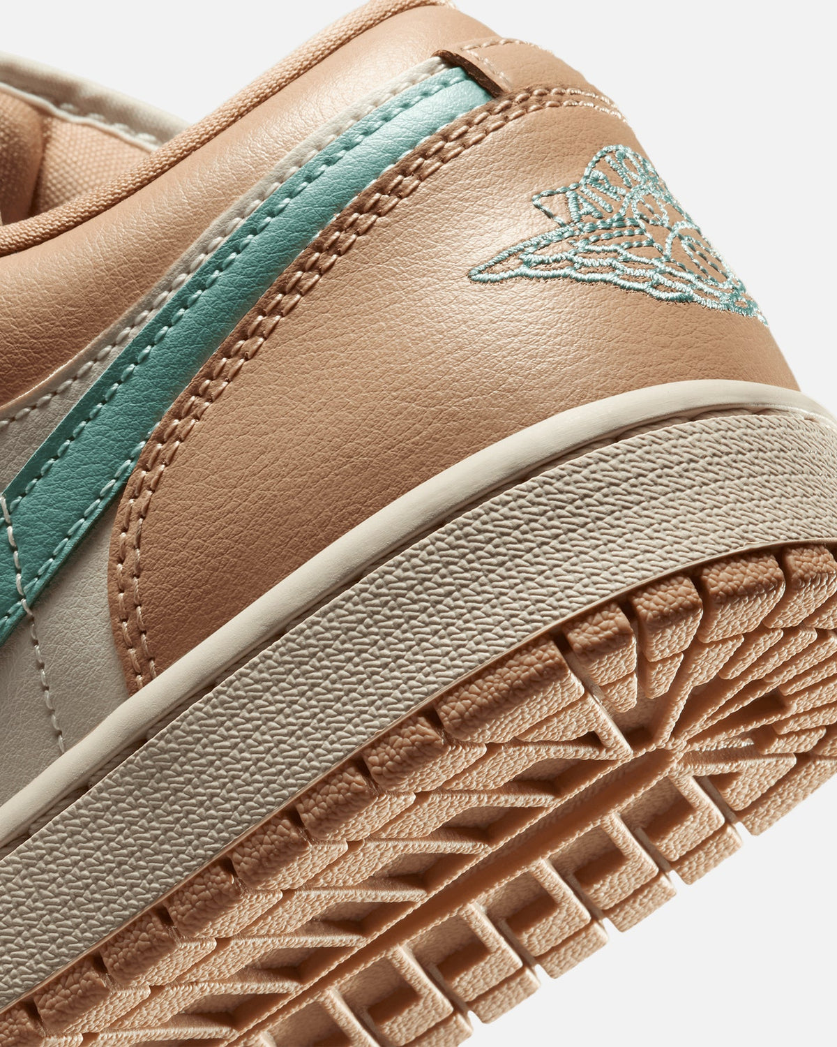 JORDAN Official Jordan Women's Air Jordan 1 Low Lt Orewood Brown