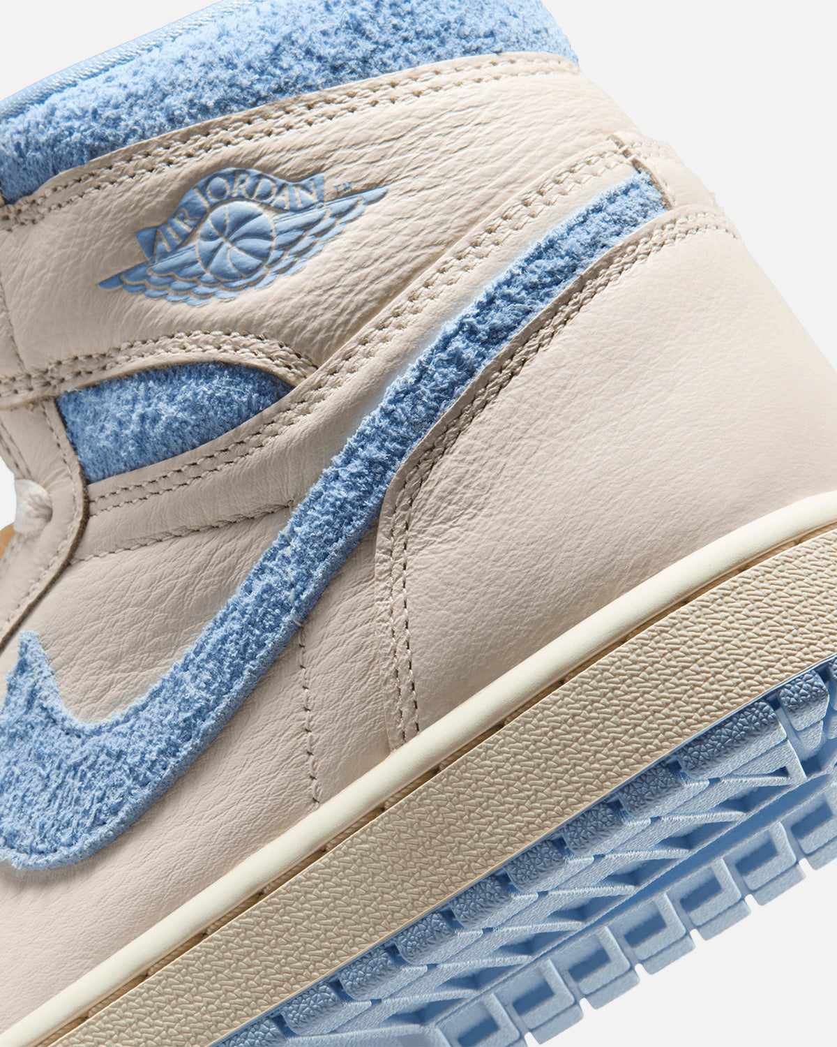 JORDAN Jordan Women's Air Jordan 1 Retro High OG "Psychic Blue" Pale Ivory
