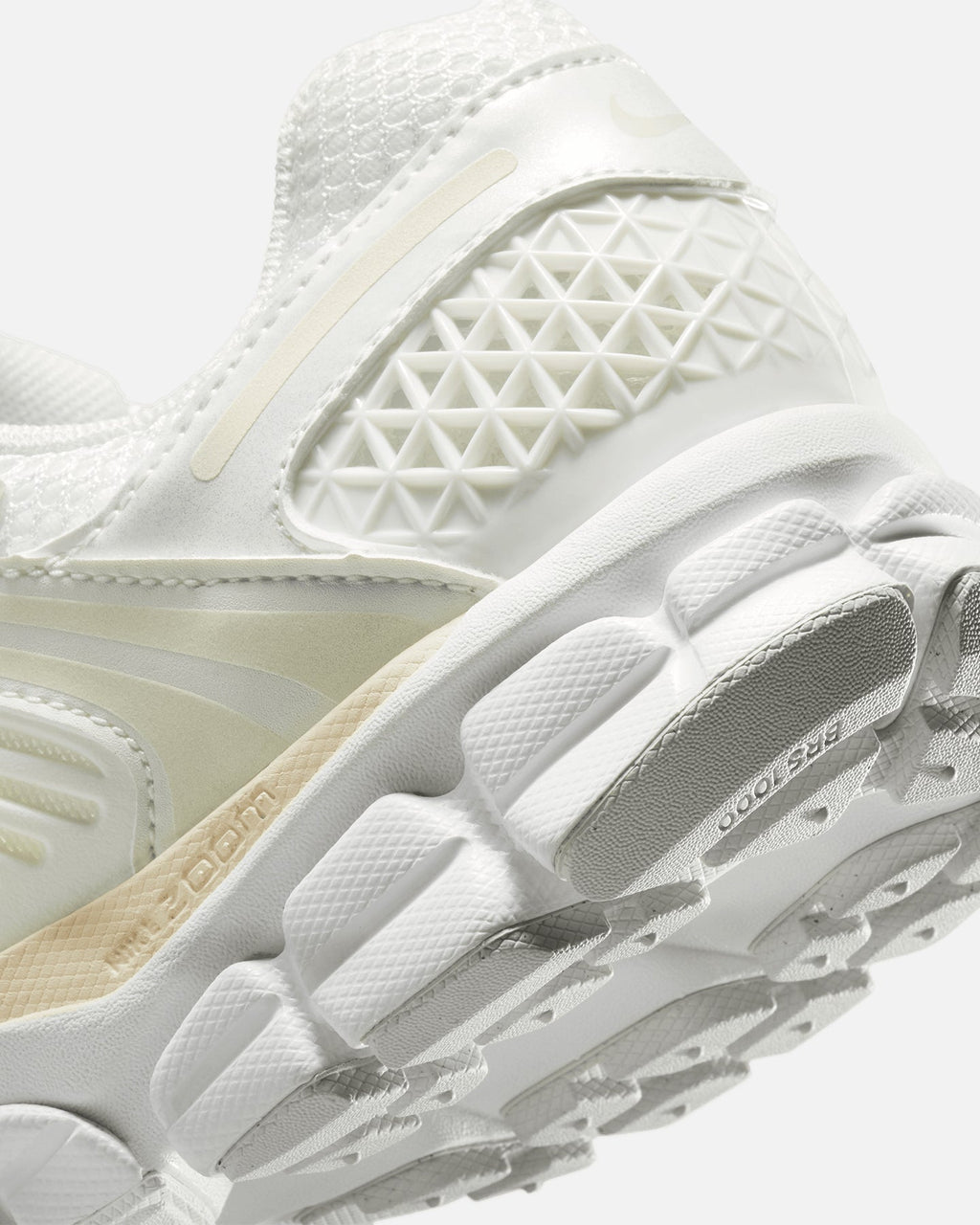 Nike Nike Women's Zoom Vomero 5 Sail