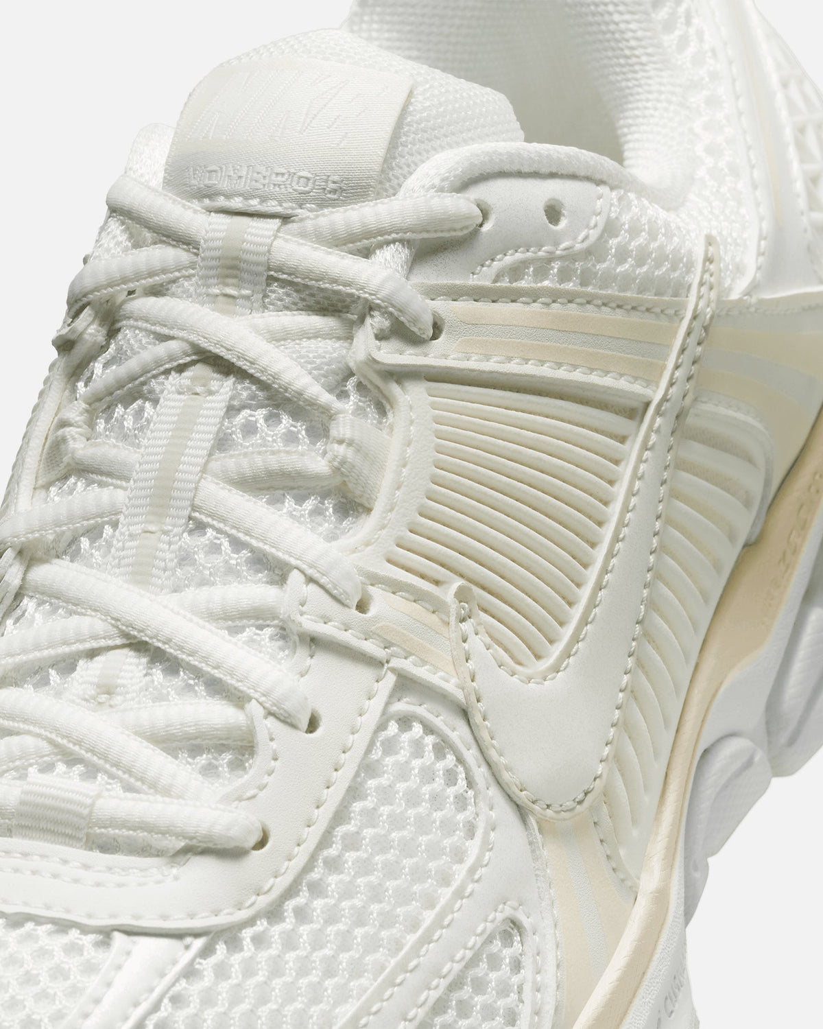 Nike Nike Women's Zoom Vomero 5 Sail